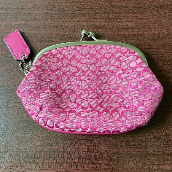 Pretty Pink Coach Coin Purse - Picture 4 of 8
